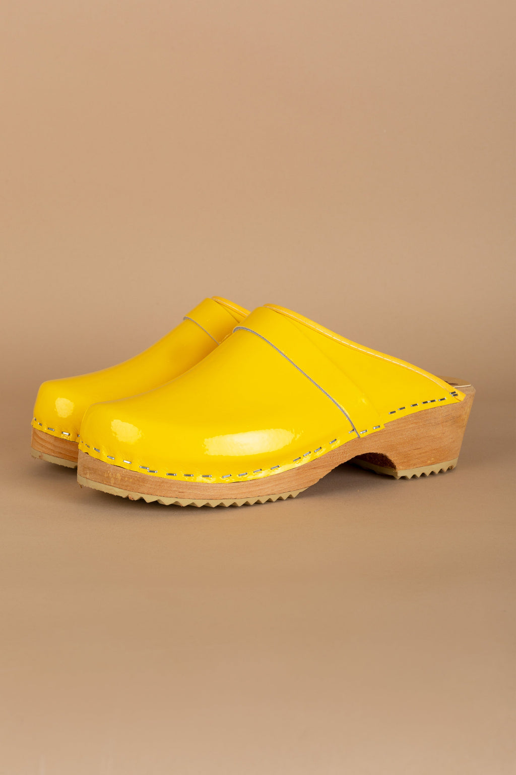 Sabots en Cuir Verni - Yellow 2