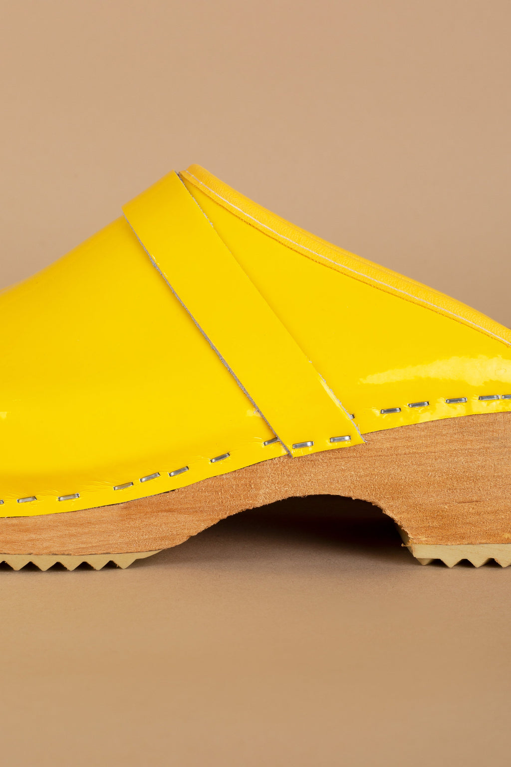 Sabots en Cuir Verni - Yellow 7
